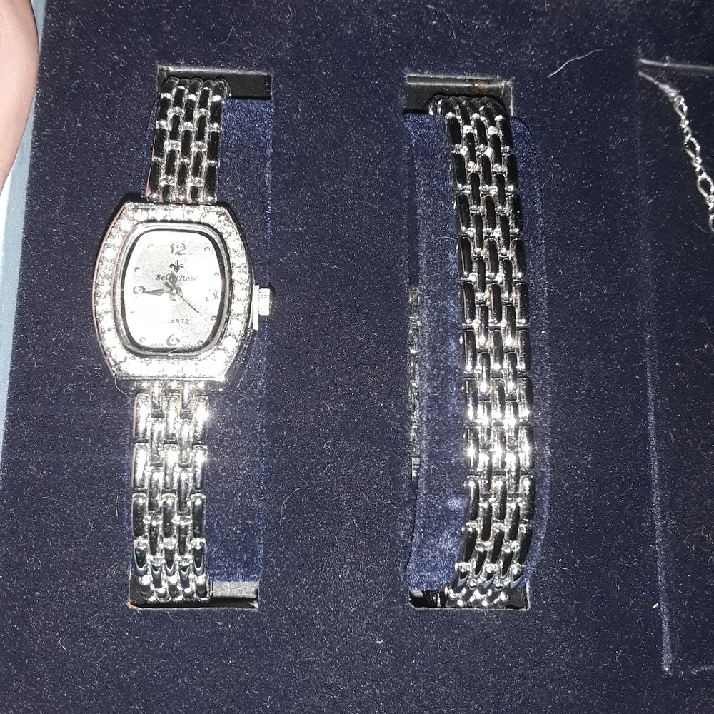 Jewelry set - Picture 3 of 3